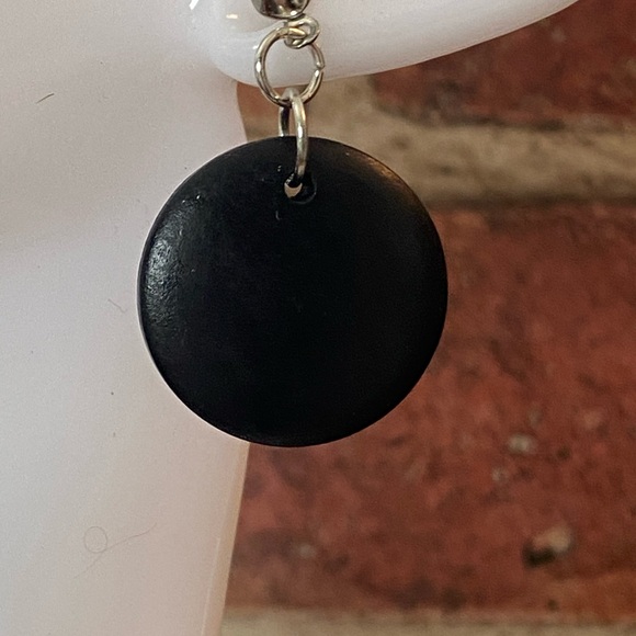 NWOT small post earrings silver (color) posts and findings black discs handmade - Picture 3 of 5